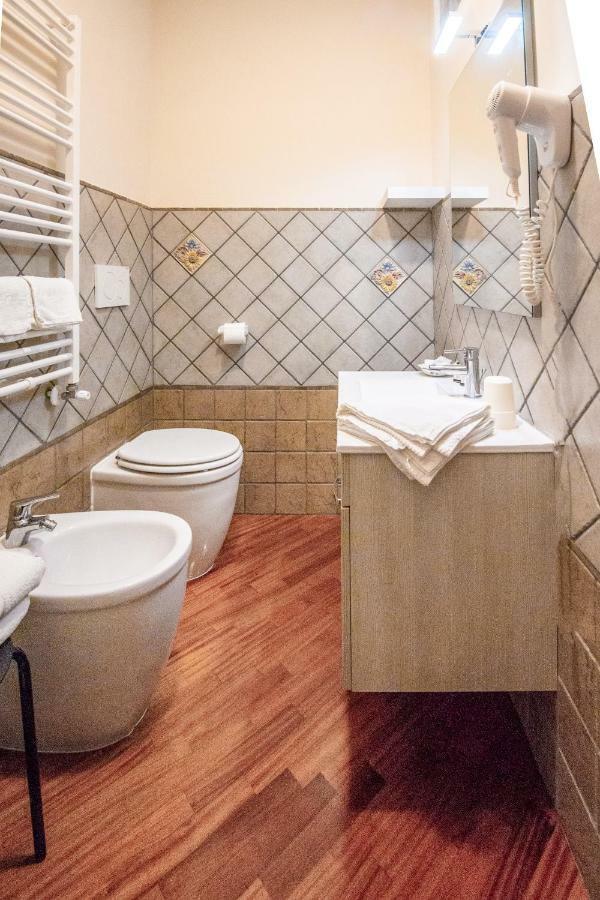 Bed and Breakfast Il Bacio E La Nocciola Labico Exterior foto